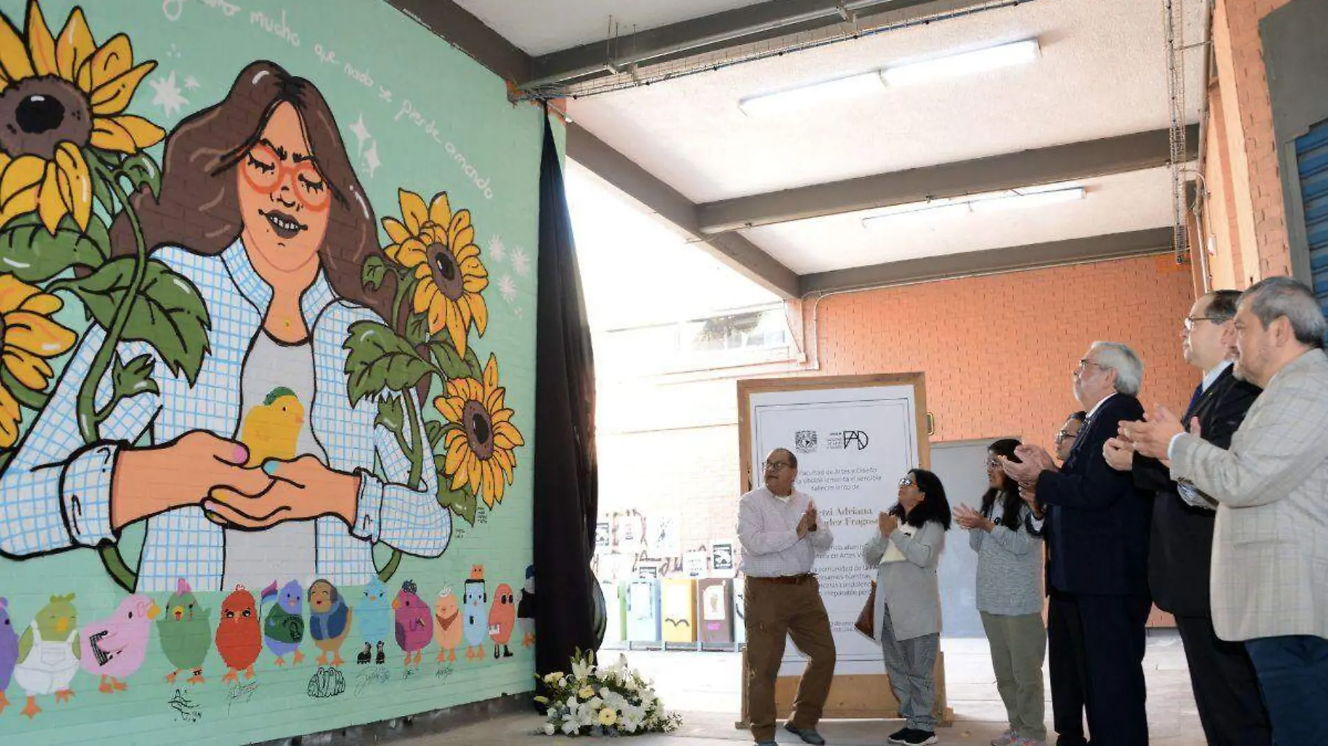 Honran a Yaretzi Hernández con mural en la FAD de la UNAM